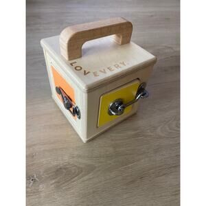 Lovevery wooden lock box "the realist" play kit 19-21 months Montessori learning
